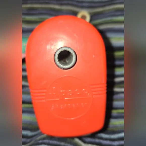 Vintage Pencil Sharpener - Picture 2 of 4